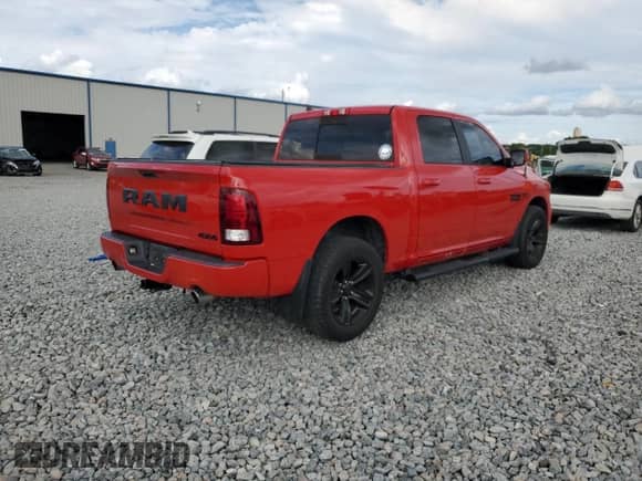 2018 Ram 1500 Sport z VIN 1C6RR7MT2JS240853, wystawiony jako Copart lot #81273585 z przebiegiem 93 108 mil mil oraz Szkoda całkowita • Salvage title. Historia ofert i sprzedaży dostępna na DreamBid. Obrazek 3.