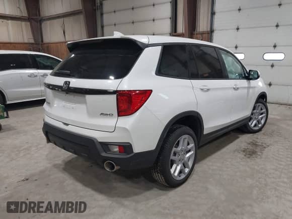 2025 Honda Passport EX-L с VIN 5FNYF8H5XSB017943, выставлен на аукционе IAAI как лот 42027857 с пробегом 1 822 миль миль и . История ставок и продаж доступна на DreamBid. Изображение 4.