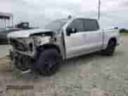 2022 Chevrolet Silverado 1500 RST z VIN 3GCUDEET4NG585626, wystawiony jako Copart lot #58812515 z przebiegiem 52 291 mil mil oraz Szkoda całkowita • Salvage title. Historia ofert i sprzedaży dostępna na DreamBid. Obrazek 1.