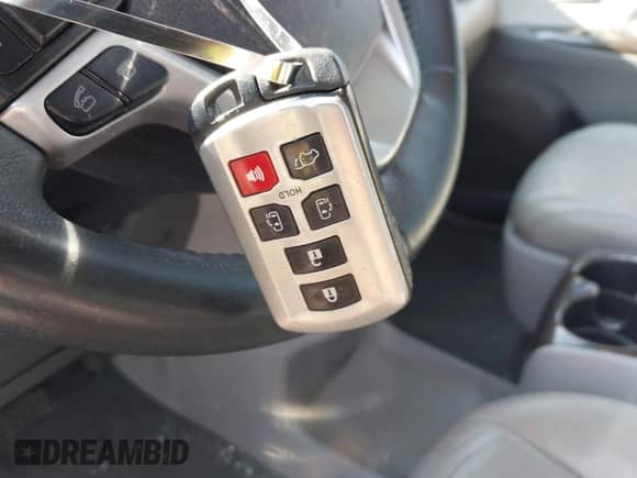 2017 Toyota Sienna XLE Auto Access Seat with VIN 5TDYZ3DC7HS821927, listed as a IAAI auction lot 42445924 with 205,349 mi miles and . Bid and sale history available at DreamBid. Image 11.