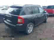 2010 Jeep Compass Sport z VIN 1J4NT1FB9AD677161, wystawiony jako IAAI lot #42686377 z przebiegiem 177 564 mil mil oraz . Historia ofert i sprzedaży dostępna na DreamBid. Obrazek 4.