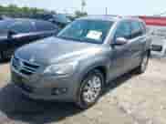 2009 Volkswagen Tiguan S с VIN WVGAV75N39W003418, выставлен на аукционе IAAI как лот 42228870 с пробегом 173 548 миль миль и . История ставок и продаж доступна на DreamBid. Изображение 2.