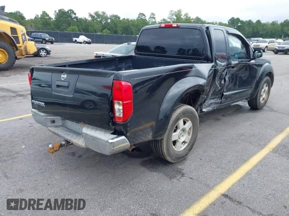 2016 Nissan Frontier S z VIN 1N6BD0CT1GN904436, wystawiony jako IAAI lot #43062377 z przebiegiem 135 281 mil mil oraz . Historia ofert i sprzedaży dostępna na DreamBid. Obrazek 4.