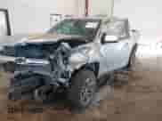 2020 Chevrolet Colorado 4WD Work Truck z VIN 1GCGTBEN0L1214104, wystawiony jako IAAI lot #43236234 z przebiegiem 92 366 mil mil oraz . Historia ofert i sprzedaży dostępna na DreamBid. Obrazek 17.