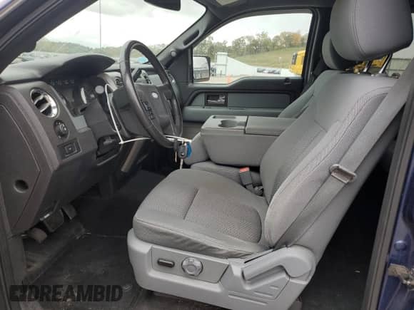 2012 Ford F-150 XL z VIN 1FTFW1EF5CFA93191, wystawiony jako Copart lot #82571725 z przebiegiem 79 984 mil mil oraz Czysty tytuł • Clean title. Historia ofert i sprzedaży dostępna na DreamBid. Obrazek 7.