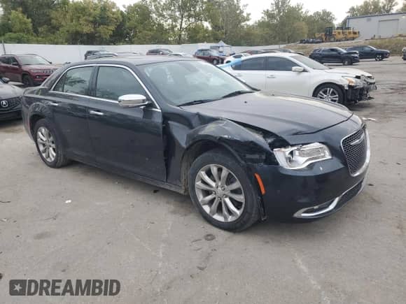 2018 Chrysler 300 Limited z VIN 2C3CCAKG9JH300416, wystawiony jako Copart lot #86305815 z przebiegiem 166 202 mil mil oraz Szkoda całkowita • Salvage title. Historia ofert i sprzedaży dostępna na DreamBid. Obrazek 4.