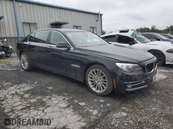 2013 BMW 7 Series 750Li xDrive z VIN WBAYF8C55DDE59238, wystawiony jako Copart lot #69408675 z przebiegiem 41 064 mil mil oraz Szkoda całkowita • Salvage title. Historia ofert i sprzedaży dostępna na DreamBid. Obrazek 4.