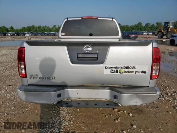 2020 Nissan Frontier S z VIN 1N6ED0CE3LN709981, wystawiony jako Copart lot #61548955 z przebiegiem 105 854 mil mil oraz Szkoda całkowita • Salvage title. Historia ofert i sprzedaży dostępna na DreamBid. Obrazek 6.