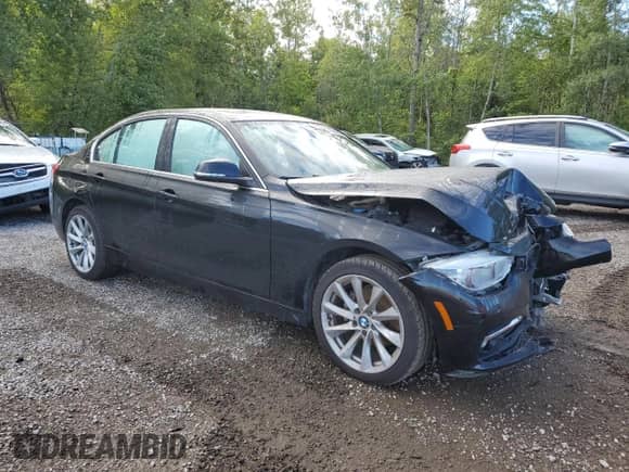 2017 BMW 3 Series 330i xDrive with VIN WBA8D9C37HA011095, listed as a Copart auction lot 70689235 with 92,178 mi miles and Salvage title. Bid and sale history available at DreamBid. Image 4.