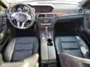 2014 Mercedes-Benz C 250 Sport z VIN WDDGF4HB2EA932024, wystawiony jako Copart lot #82666345 z przebiegiem 158 620 mil mil oraz Czysty tytuł • Clean title. Historia ofert i sprzedaży dostępna na DreamBid. Obrazek 8.