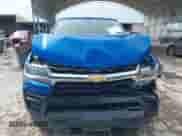 2021 Chevrolet Colorado 2WD Work Truck z VIN 1GCGSBEA8M1122675, wystawiony jako IAAI lot #42329602 z przebiegiem 80 633 mil mil oraz . Historia ofert i sprzedaży dostępna na DreamBid. Obrazek 13.