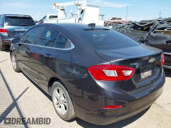 2017 Chevrolet Cruze LT с VIN 1G1BE5SM5H7195810, выставлен на аукционе IAAI как лот 43150027 с пробегом 50 542 миль миль и . История ставок и продаж доступна на DreamBid. Изображение 3.