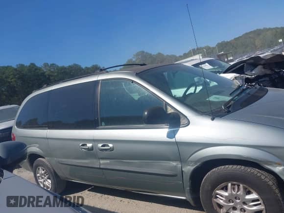 2003 Dodge Caravan Sport with VIN 1D4GP443X3B247902, listed as a IAAI auction lot 43151576 with 133,823 mi miles and . Bid and sale history available at DreamBid. Image 13.