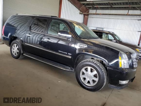 2013 Cadillac Escalade ESV z VIN 1GYS3GEF1DR288015, wystawiony jako Copart lot #63681895 z przebiegiem 219 653 mil mil oraz Czysty tytuł • Clean title. Historia ofert i sprzedaży dostępna na DreamBid. Obrazek 4.