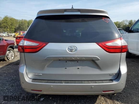 2015 Toyota Sienna XLE z VIN 5TDYK3DC1FS669886, wystawiony jako Copart lot #81678915 z przebiegiem 173 178 mil mil oraz Szkoda całkowita • Salvage title. Historia ofert i sprzedaży dostępna na DreamBid. Obrazek 6.