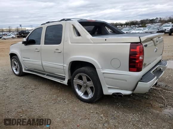 2008 Chevrolet Avalanche 2LT z VIN 3GNEC12068G108069, wystawiony jako Copart lot #47971255 z przebiegiem 268 850 mil mil oraz Szkoda całkowita • Salvage title. Historia ofert i sprzedaży dostępna na DreamBid. Obrazek 2.