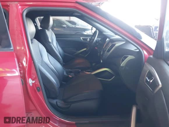 2016 Hyundai Veloster with VIN KMHTC6AD6GU268543, listed as a IAAI auction lot 43566235 with 190,488 mi miles and . Bid and sale history available at DreamBid. Image 5.