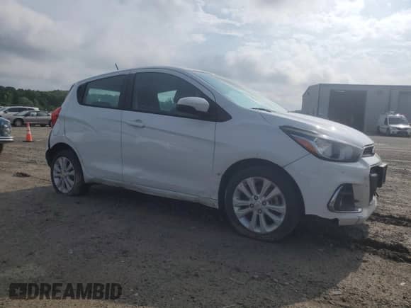 2017 Chevrolet Spark LT z VIN KL8CD6SAXHC753144, wystawiony jako Copart lot #57465575 z przebiegiem 74 774 mil mil oraz Czysty tytuł • Clean title. Historia ofert i sprzedaży dostępna na DreamBid. Obrazek 4.
