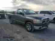 2006 Dodge 1500 ST z VIN 1D7HA16KX6J239756, wystawiony jako Copart lot #71736035 z przebiegiem 98 885 mil mil oraz Szkoda całkowita • Salvage title. Historia ofert i sprzedaży dostępna na DreamBid. Obrazek 4.