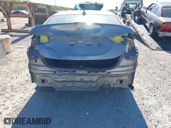 2014 Hyundai Elantra SE with VIN KMHDH4AE8EU085225, listed as a IAAI auction lot 43478032 with 118,997 mi miles and . Bid and sale history available at DreamBid. Image 6.