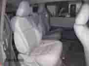 2017 Toyota Sienna XLE Auto Access Seat z VIN 5TDYZ3DC8HS769921, wystawiony jako IAAI lot #41237055 z przebiegiem 152 509 mil mil oraz . Historia ofert i sprzedaży dostępna na DreamBid. Obrazek 8.