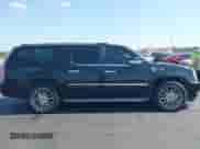 2014 Cadillac Escalade ESV Luxury с VIN 1GYS4HEF6ER130936, выставлен на аукционе IAAI как лот 42232487 с пробегом 156 967 миль миль и . История ставок и продаж доступна на DreamBid. Изображение 13.