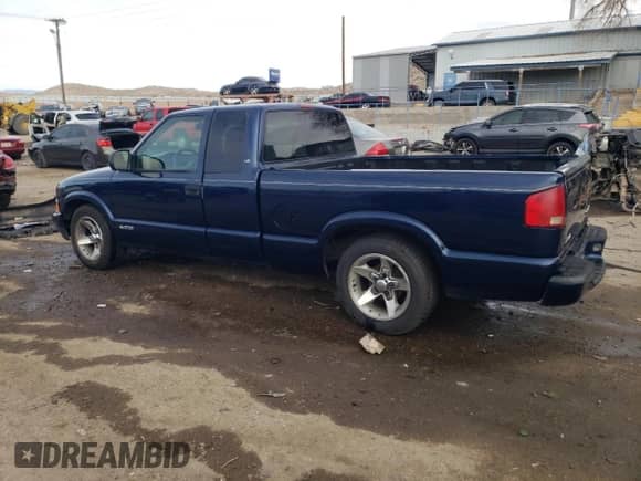 2003 Chevrolet S-10 LS с VIN 1GCCS19X138228351, выставлен на аукционе Copart как лот 45452775 с пробегом 78 336 миль миль и Списание • Salvage title. История ставок и продаж доступна на DreamBid. Изображение 2.