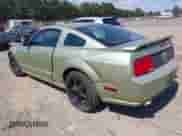 2006 Ford Mustang GT Deluxe с VIN 1ZVHT82H365156215, выставлен на аукционе IAAI как лот 43117357 с пробегом 227 291 миль миль и . История ставок и продаж доступна на DreamBid. Изображение 3.