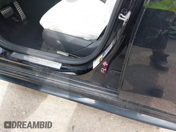 2023 Mercedes-Benz C 300 z VIN W1KAF4GB7PR097128, wystawiony jako IAAI lot #42586565 z przebiegiem Nie podano mil oraz . Historia ofert i sprzedaży dostępna na DreamBid. Obrazek 6.