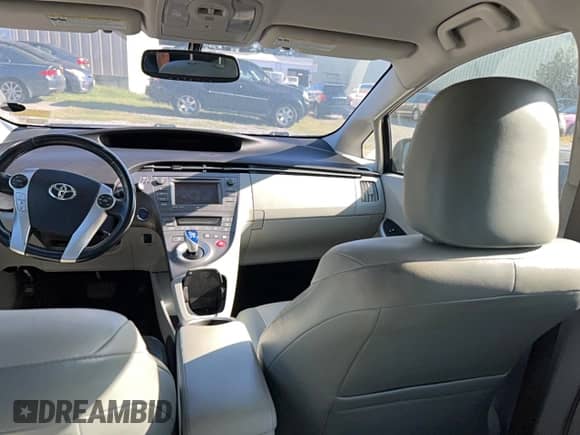 2014 Toyota Prius Four с VIN JTDKN3DU8E1786897, выставлен на аукционе Copart как лот 85675335 с пробегом Не указан миль и Чистый • Clean title. История ставок и продаж доступна на DreamBid. Изображение 9.