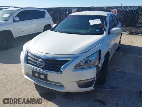 2015 Nissan Altima S z VIN 1N4AL3AP2FN368450, wystawiony jako IAAI lot #42066325 z przebiegiem 134 895 mil mil oraz . Historia ofert i sprzedaży dostępna na DreamBid. Obrazek 2.