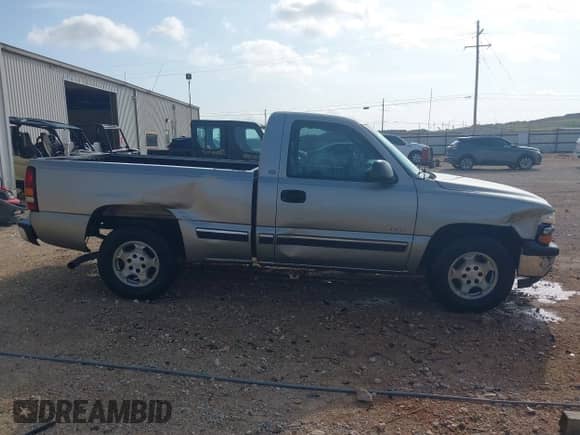2000 Chevrolet Silverado 1500 LS with VIN 1GCEC14W2YZ179649, listed as a IAAI auction lot 42525015 with 284,859 mi miles and . Bid and sale history available at DreamBid. Image 13.