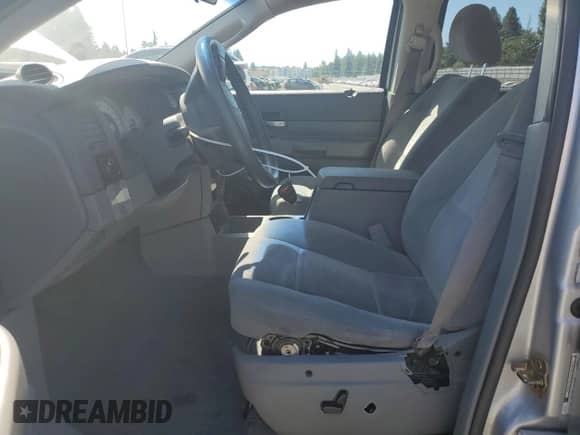 2005 Dodge Durango SLT with VIN 1D4HB48D85F522460, listed as a Copart auction lot 68868875 with 219,216 mi miles and Salvage title. Bid and sale history available at DreamBid. Image 7.