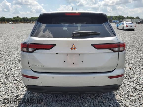2024 Mitsubishi Outlander ES with VIN JA4J3UA83RZ005171, listed as a Copart auction lot 57891695 with 14,605 mi miles and Non repairable. Bid and sale history available at DreamBid. Image 6.