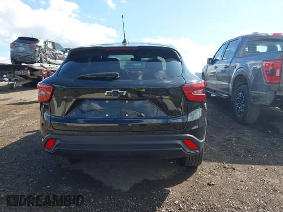 2024 Chevrolet Trax LS with VIN KL77LFE28RC109141, listed as a IAAI auction lot 43112598 with 29,258 mi miles and . Bid and sale history available at DreamBid. Image 16.