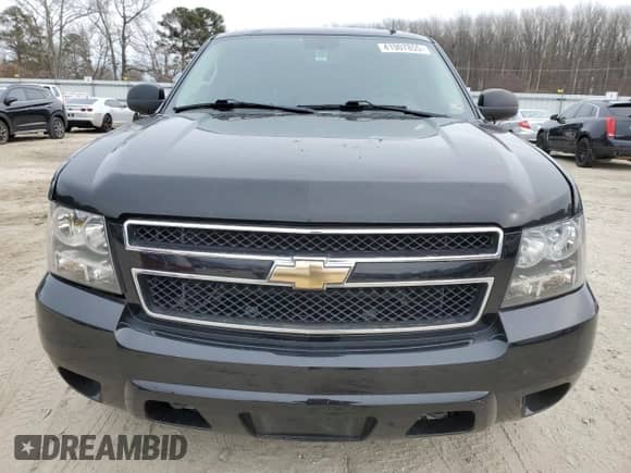2010 Chevrolet Suburban Commercial z VIN 1GNUKHE39AR245154, wystawiony jako Copart lot #41907855 z przebiegiem 183 409 mil mil oraz Czysty tytuł • Clean title. Historia ofert i sprzedaży dostępna na DreamBid. Obrazek 5.