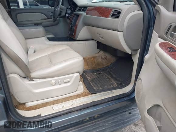 2008 Chevrolet Tahoe LTZ with VIN 1GNFC13078J200230, listed as a IAAI auction lot 42816337 with 224,571 mi miles and . Bid and sale history available at DreamBid. Image 5.