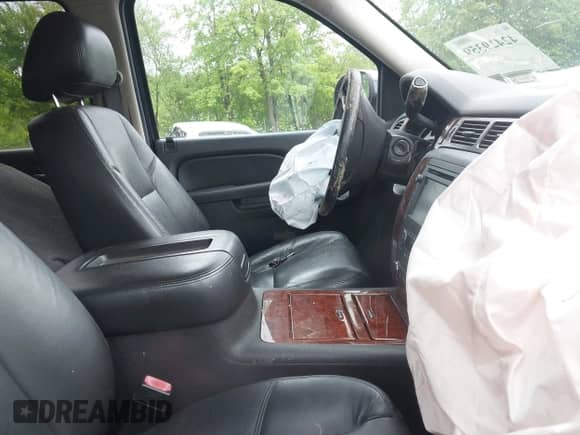 2012 Chevrolet Tahoe LTZ с VIN 1GNSKCE03CR291002, выставлен на аукционе IAAI как лот 42429359 с пробегом 88 606 миль миль и . История ставок и продаж доступна на DreamBid. Изображение 5.