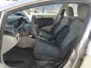 2013 Ford Fiesta S z VIN 3FADP4TJ2DM113899, wystawiony jako Copart lot #80876335 z przebiegiem 171 096 mil mil oraz Czysty tytuł • Clean title. Historia ofert i sprzedaży dostępna na DreamBid. Obrazek 7.