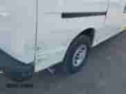 2024 Chevrolet Express Cargo с VIN 1GCWGAFP5R1282188, выставлен на аукционе IAAI как лот 42706483 с пробегом 10 116 миль миль и . История ставок и продаж доступна на DreamBid. Изображение 19.