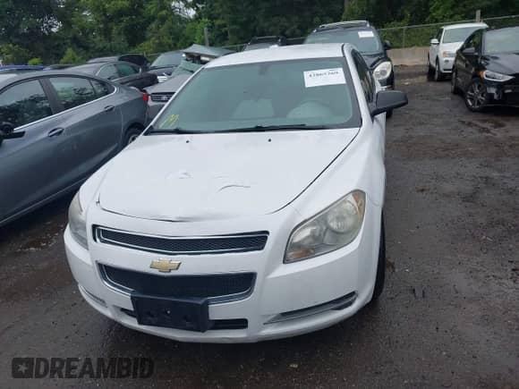 2010 Chevrolet Malibu 1FL z VIN 1G1ZA5E01AF164472, wystawiony jako IAAI lot #42865269 z przebiegiem 226 761 mil mil oraz . Historia ofert i sprzedaży dostępna na DreamBid. Obrazek 12.