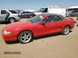 1995 Ford Mustang z VIN 1FALP45T5SF104556, wystawiony jako Copart lot #67904085 z przebiegiem 163 057 mil mil oraz Szkoda całkowita • Salvage title. Historia ofert i sprzedaży dostępna na DreamBid. Obrazek 1.