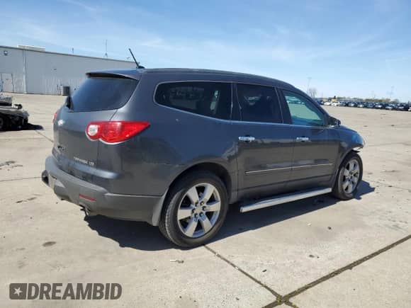 2009 Chevrolet Traverse LTZ with VIN 1GNEV33DX9S108092, listed as a Copart auction lot 49544825 with 101,586 mi miles and Salvage title. Bid and sale history available at DreamBid. Image 3.