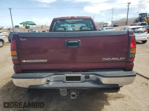 2002 Chevrolet Silverado 1500 с VIN 1GCJC33G92F215561, выставлен на аукционе Copart как лот 62516525 с пробегом 115 028 миль миль и Списание • Salvage title. История ставок и продаж доступна на DreamBid. Изображение 6.