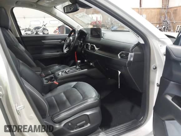 2024 Mazda CX-5 S Preferred z VIN JM3KFBCM8R0367055, wystawiony jako IAAI lot #43030148 z przebiegiem 13 600 mil mil oraz . Historia ofert i sprzedaży dostępna na DreamBid. Obrazek 5.