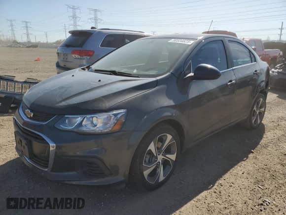 2020 Chevrolet Sonic Premier z VIN 1G1JF5SB2L4121035, wystawiony jako Copart lot #56504625 z przebiegiem 67 329 mil mil oraz Szkoda całkowita • Salvage title. Historia ofert i sprzedaży dostępna na DreamBid. Obrazek 1.