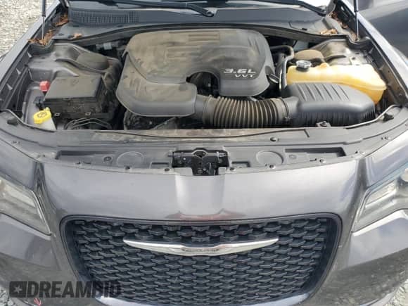 2016 Chrysler 300 S Alloy Edition с VIN 2C3CCABG5GH310983, выставлен на аукционе Copart как лот 67088685 с пробегом 132 253 миль миль и Списание • Salvage title. История ставок и продаж доступна на DreamBid. Изображение 11.