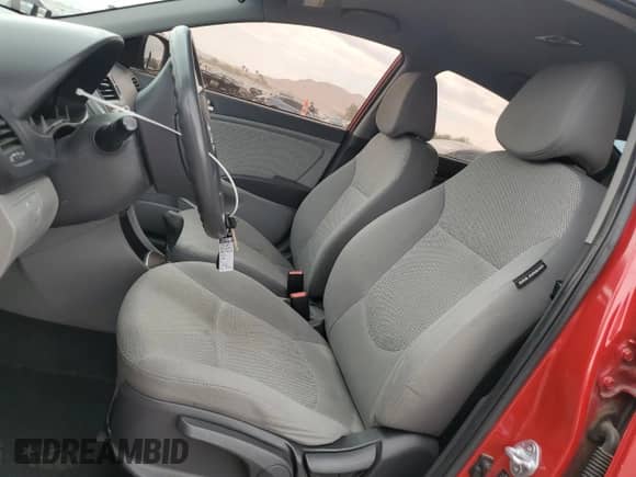 2013 Hyundai Accent GLS с VIN KMHCT4AE0DU550086, выставлен на аукционе Copart как лот 62783865 с пробегом 85 233 миль миль и Списание • Salvage title. История ставок и продаж доступна на DreamBid. Изображение 7.