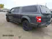 2019 Ford F-150 XLT z VIN 1FTEW1E43KFA09765, wystawiony jako IAAI lot #43442175 z przebiegiem 96 007 mil mil oraz . Historia ofert i sprzedaży dostępna na DreamBid. Obrazek 3.