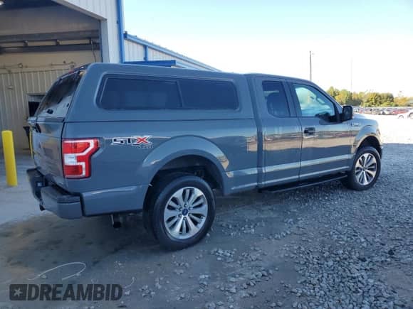 2018 Ford F-150 XL z VIN 1FTEX1EP2JFC52781, wystawiony jako Copart lot #86280965 z przebiegiem 130 464 mil mil oraz Czysty tytuł • Clean title. Historia ofert i sprzedaży dostępna na DreamBid. Obrazek 3.